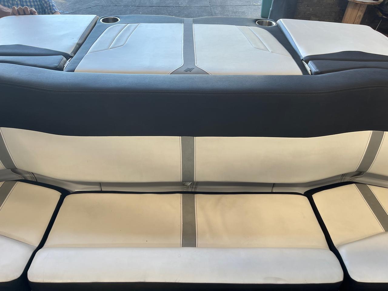 Four Winns 190 2013 Volvo 225 